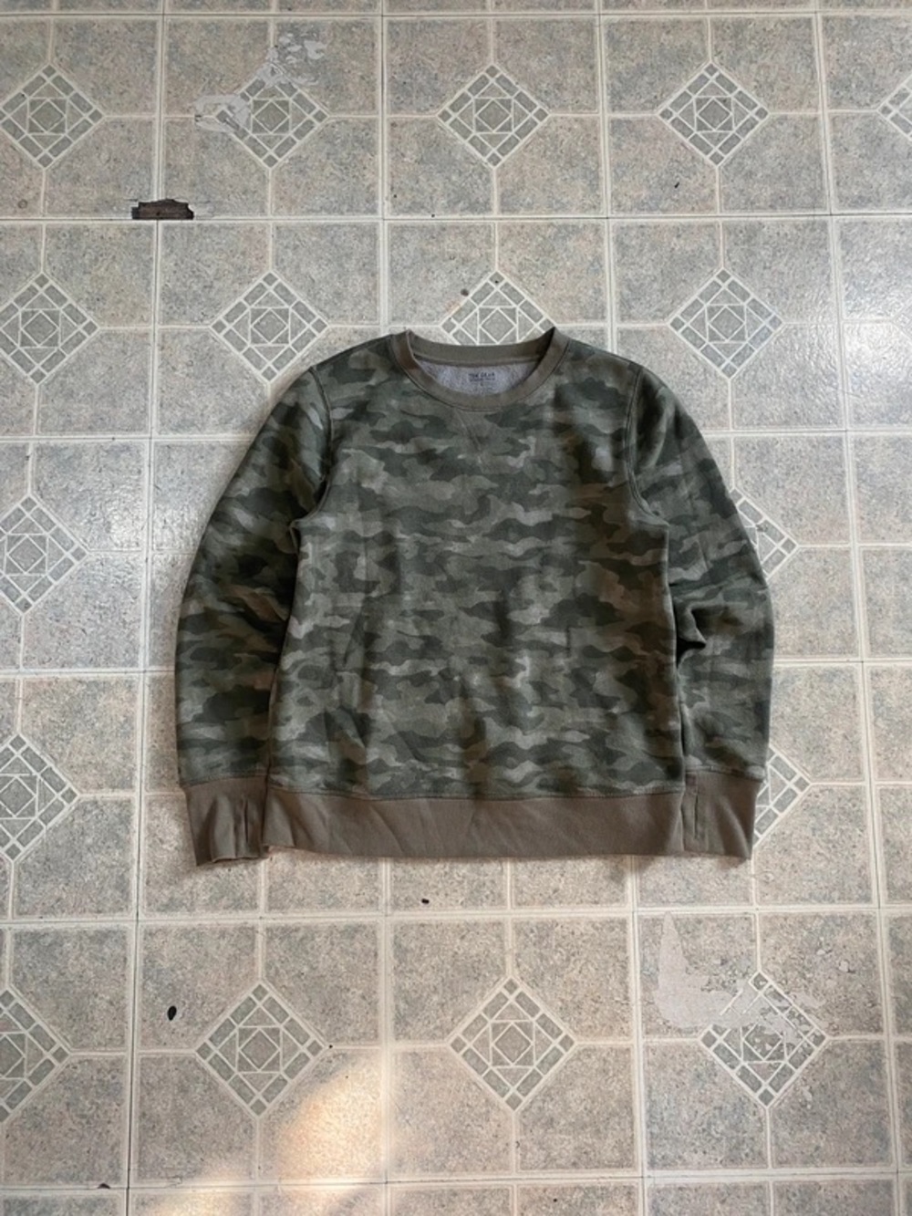 tek gear Olive Camo Crewneck Sweater